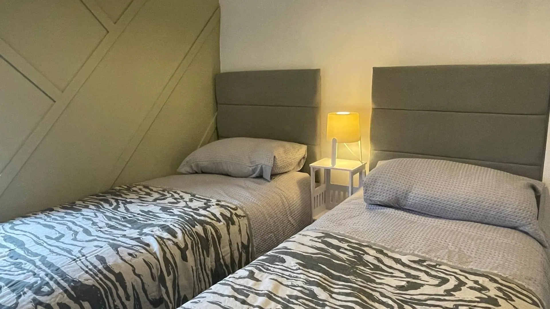 Feriehus Edge Cottage- Newly Renovated Belfast